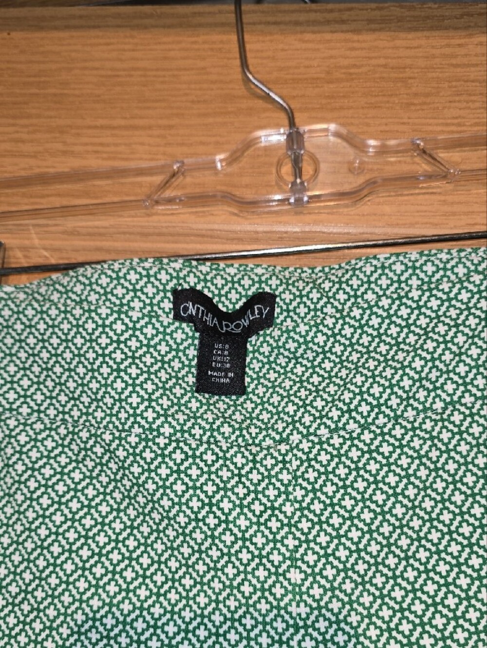 Cynthia Rowley Green Patterned Capris - Picture 2 of 6